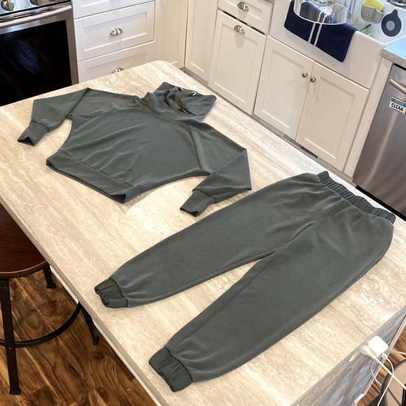 Express Other - Express Casual 2-Piece Set, Size XXS fits like XS